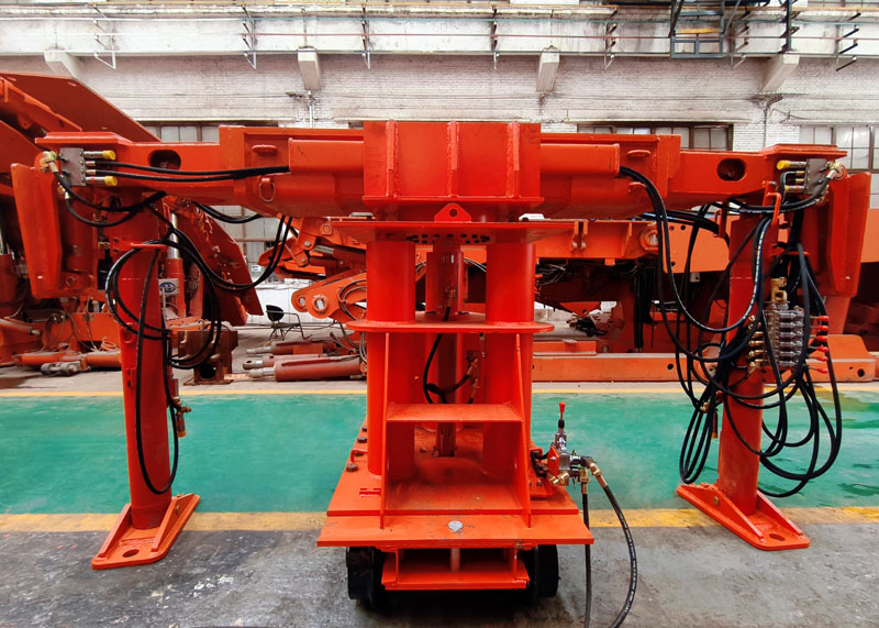 通方煤机公司完成门式超前液压支架及配套运输车设计与生产